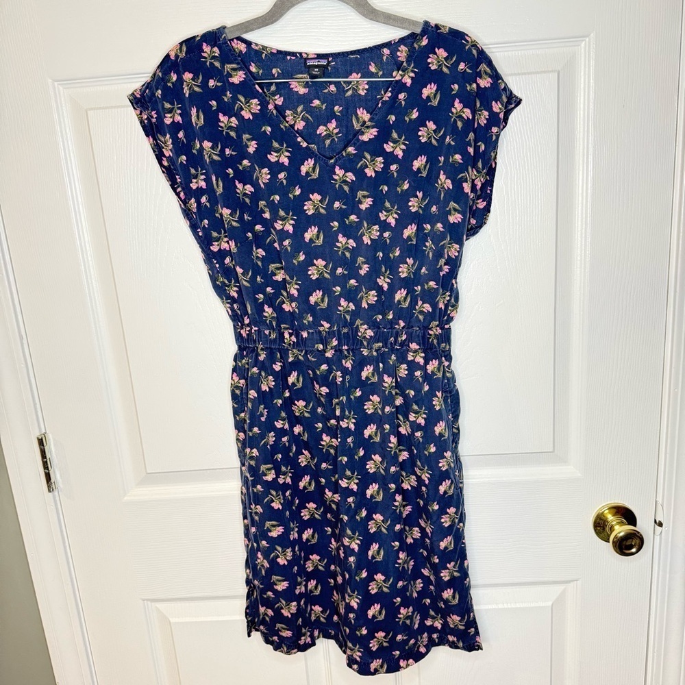 Patagonia W's June Lake Dress Navy with Pink Floral Pattern Size XS GUC